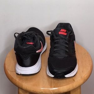 Nike | Black and Pink gym shoes